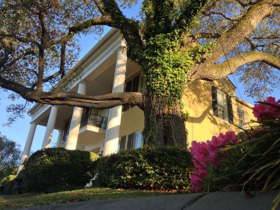 Anchuca Mansion